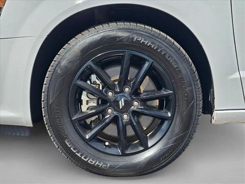 Used 2020 Dodge Grand Caravan GT FWD image 28
