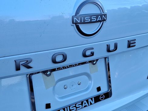 New 2026 Nissan Rogue SV w/ SV Premium Package image 5