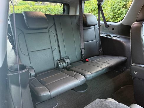 Used 2017 GMC Yukon XL SLT w/ Open Road Package image 32