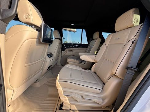 Certified 2023 Cadillac Escalade Premium Luxury w/ Performance Package image 34