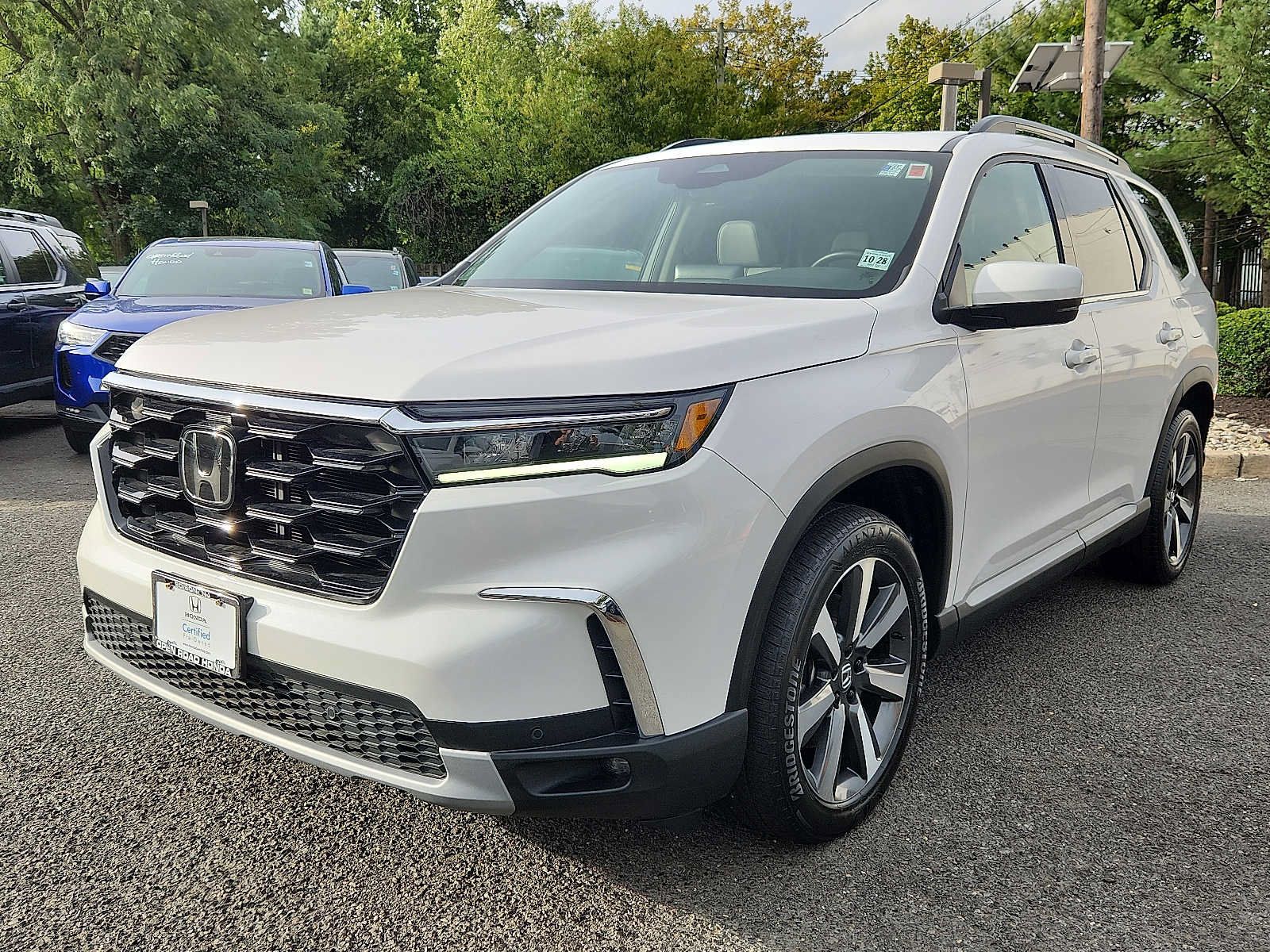 Certified 2023 Honda Pilot Touring image 3