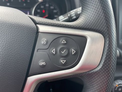 Used 2023 GMC Terrain SLE image 6