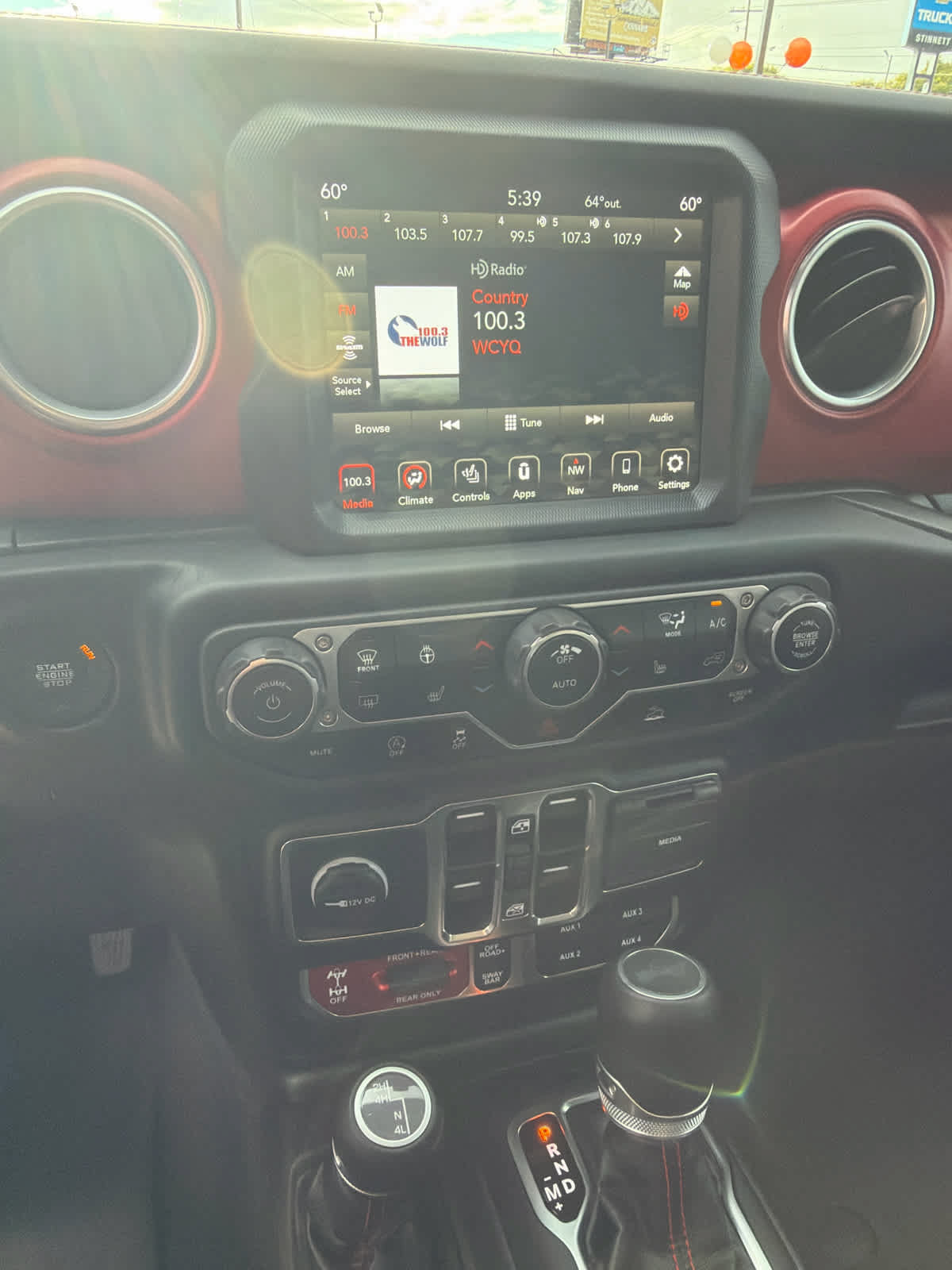 Used 2023 Jeep Wrangler Unlimited Rubicon w/ LED Lighting Group AWD/4WD image 14