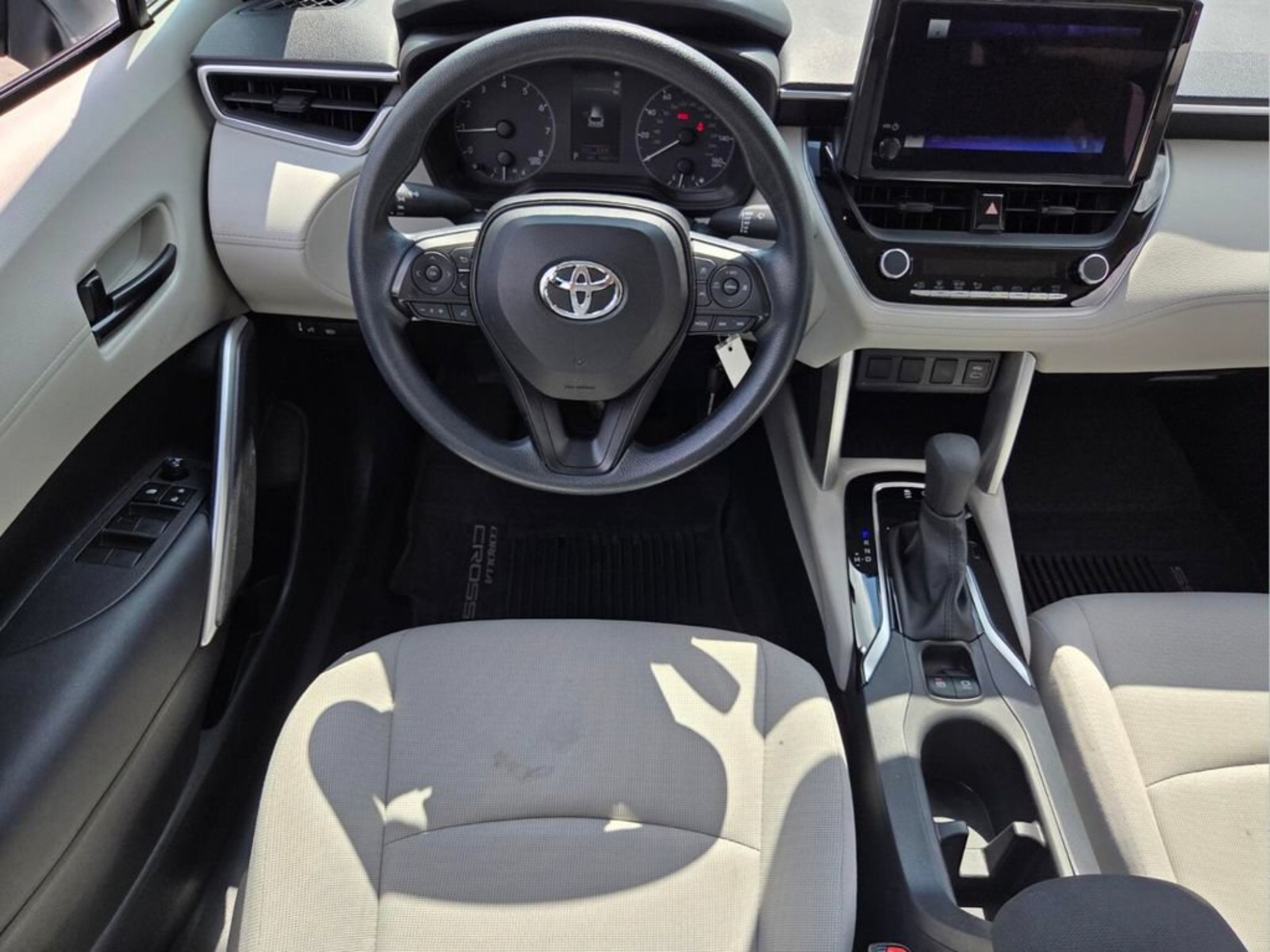 Used 2023 Toyota Corolla Cross L FWD image 11