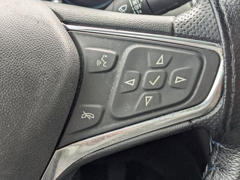 Used 2020 Chevrolet Equinox LT image 25