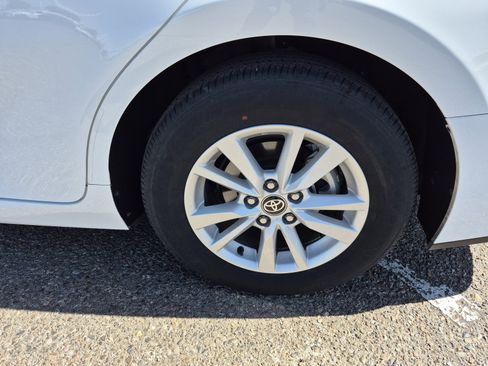 Used 2025 Toyota Camry LE image 24