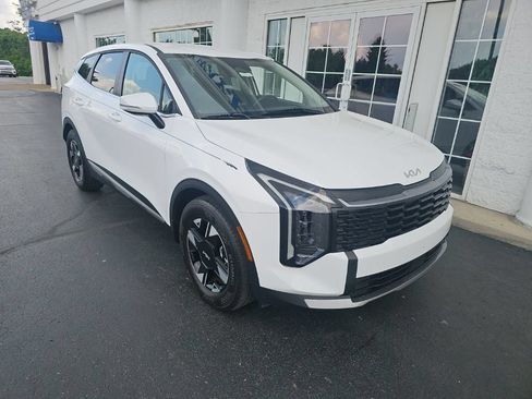Used 2026 Kia Sportage LX w/ LX Convenience Package FWD image 2