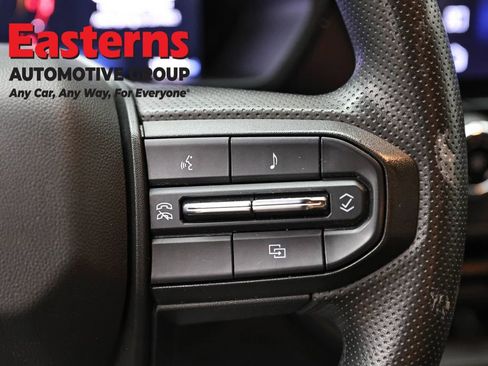 Used 2024 Chevrolet Colorado W/T RWD image 16