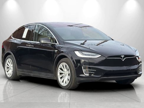Used 2020 Tesla Model X Long Range image 9