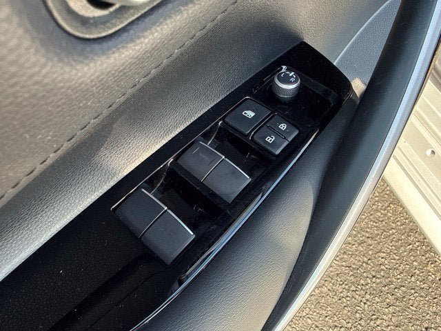 Used 2020 Toyota Corolla XLE FWD image 20