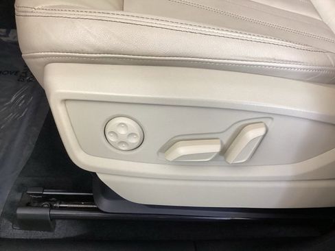 Used 2023 Audi Q5 2.0T Premium w/ Convenience Package image 14