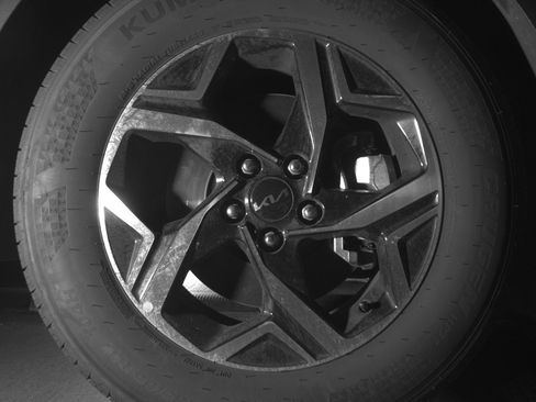 Used 2025 Kia Sportage LX image 13