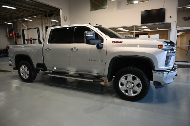 Used 2023 Chevrolet Silverado 3500 LTZ AWD/4WD image 4