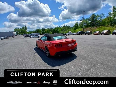 Used 2025 Ford Mustang Premium RWD image 6
