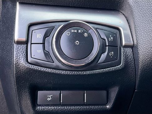 Used 2019 Ford Explorer XLT w/ Equipment Group 202A image 10