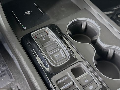 Certified 2025 Honda Pilot Touring image 20