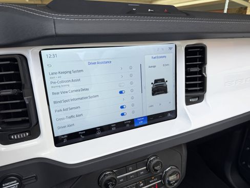 Used 2025 Ford Bronco Outer Banks image 32