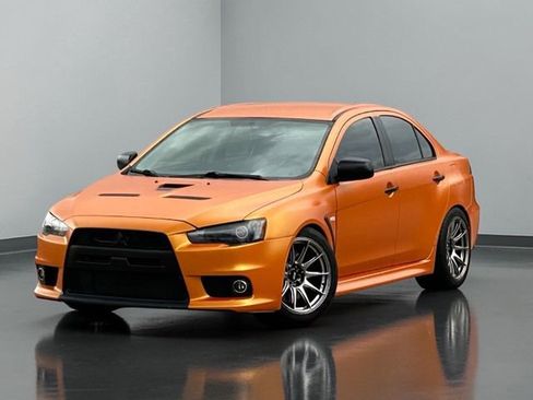Used 2014 Mitsubishi Lancer Evolution GSR image 2