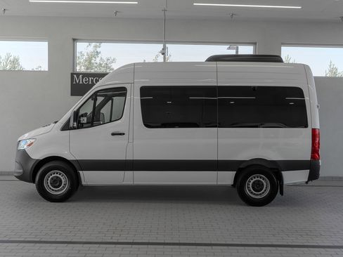 Used 2025 Mercedes-Benz Sprinter 2500 image 2
