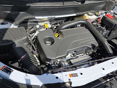 New 2026 Chevrolet Equinox RS w/ Safety and Technology Package FWD image 17