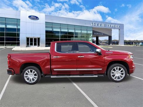 Used 2025 Chevrolet Silverado 1500 High Country w/ High Country Premium Package image 5