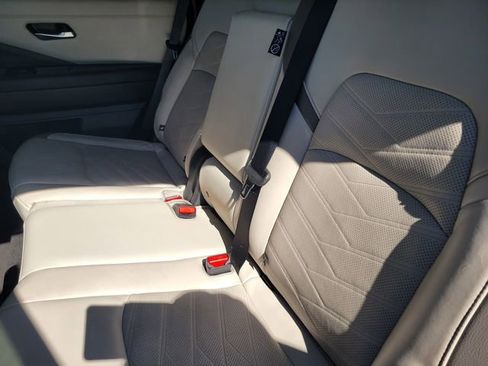 Certified 2022 Nissan Pathfinder Platinum w/ Cargo Package image 15