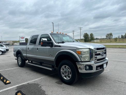 Used 2015 Ford F250 Lariat w/ Chrome Package image 3