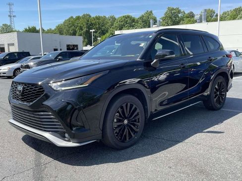 Used 2023 Toyota Highlander XSE FWD image 10