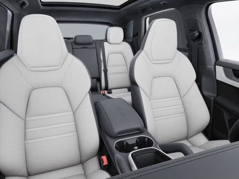 New 2026 Porsche Cayenne GTS image 5