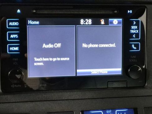 Used 2016 Toyota Sienna XLE Premium image 19