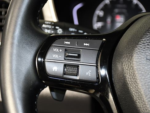 Used 2025 Honda Pilot Touring image 20