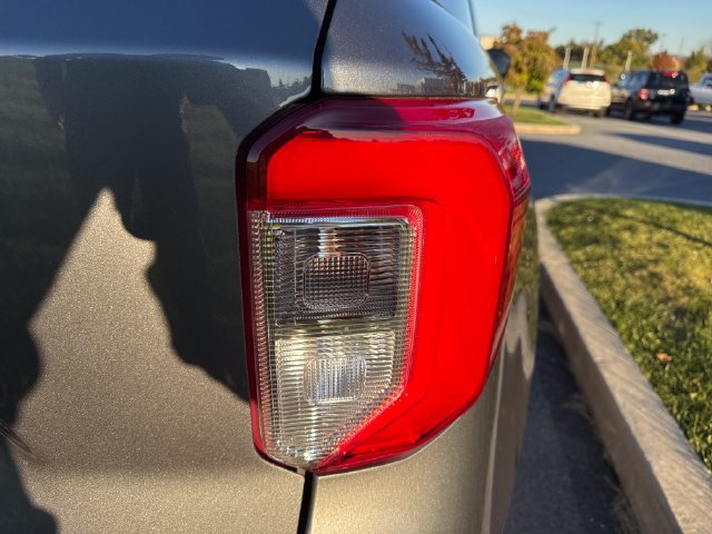 Used 2021 Ford Explorer XLT AWD/4WD image 21