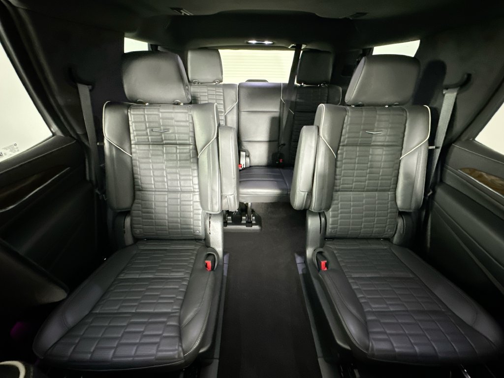 Used 2023 Cadillac Escalade Premium Luxury Platinum AWD/4WD image 13