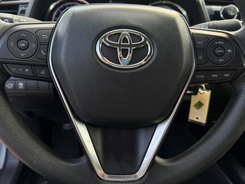 Used 2020 Toyota Camry LE FWD image 19