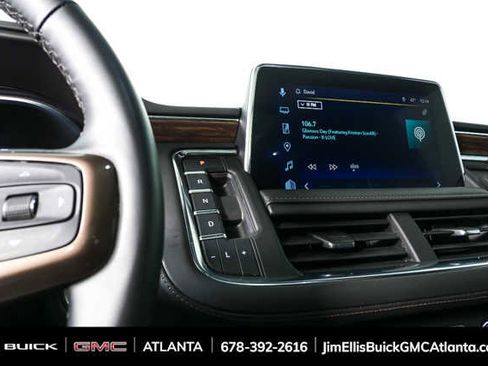 Used 2023 Chevrolet Suburban High Country image 13