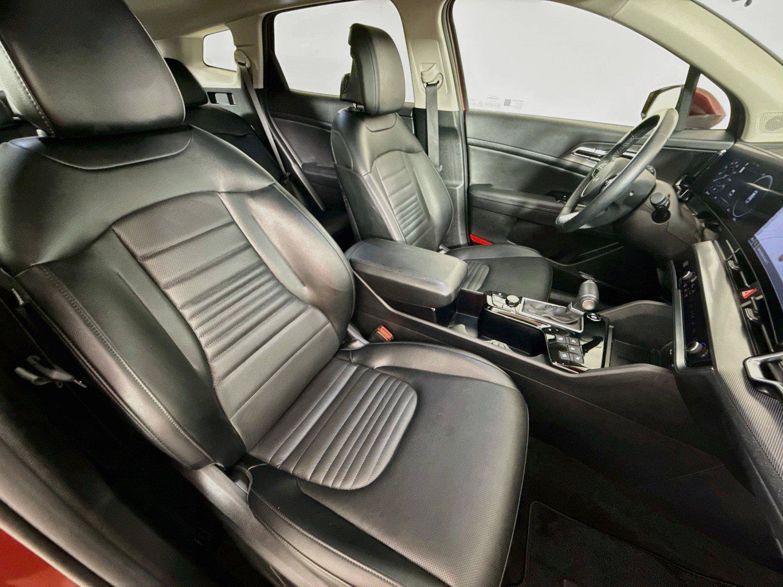 Used 2025 Kia Sportage SX FWD image 30