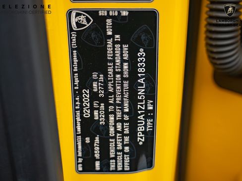 Used 2022 Lamborghini Urus image 37