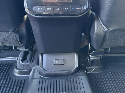 Used 2023 Toyota Highlander L image 23