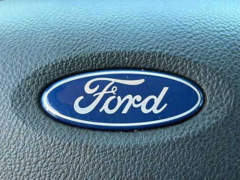 Used 2016 Ford Focus SE w/ SE Sport Package FWD image 28