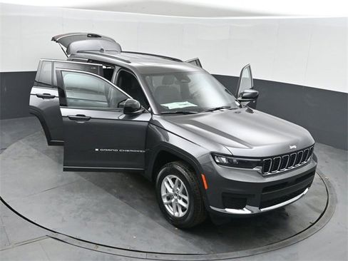 New 2025 Jeep Grand Cherokee L Laredo image 52