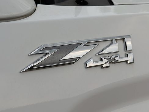 Used 2018 GMC Sierra 1500 SLT AWD/4WD image 42