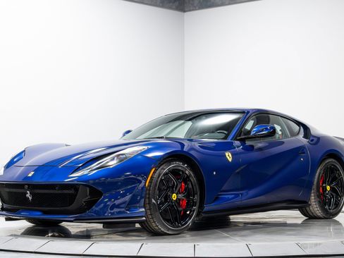 Used 2019 Ferrari 812 Superfast image 2