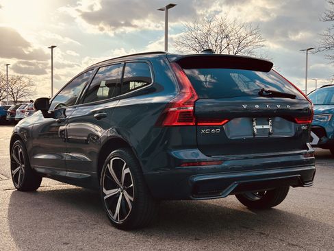 Used 2022 Volvo XC60 B6 R-Design w/ Advanced Package image 5
