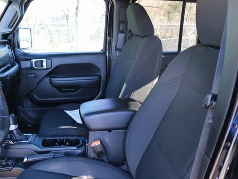 Used 2022 Jeep Gladiator Willys image 12