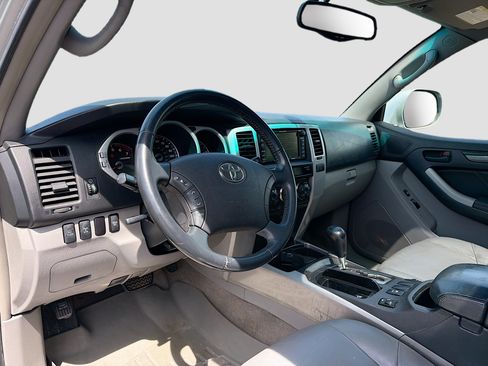 Used 2005 Toyota 4Runner Limited AWD/4WD image 4