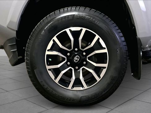 Used 2021 Toyota Tacoma TRD Sport image 10