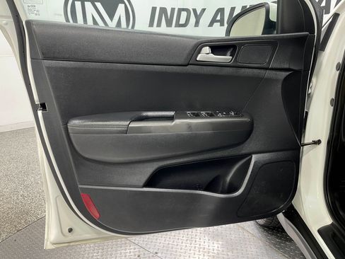 Used 2018 Kia Sportage LX AWD/4WD image 12