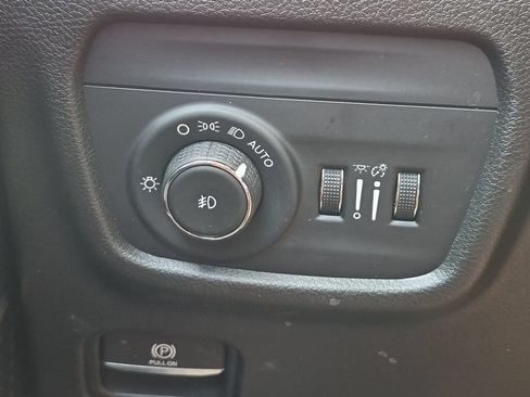 Used 2022 Jeep Grand Cherokee Limited RWD image 17