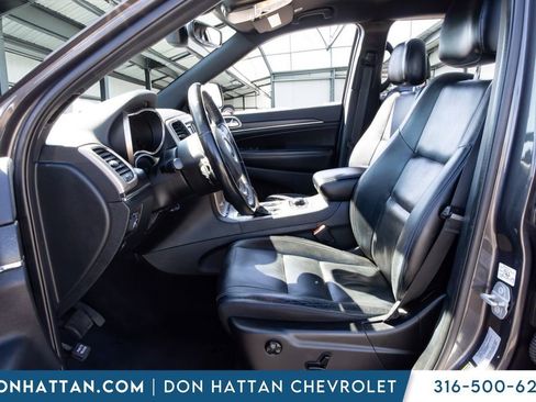 Used 2017 Jeep Grand Cherokee Limited AWD/4WD image 3