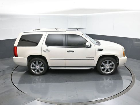 Used 2013 Cadillac Escalade Luxury image 48